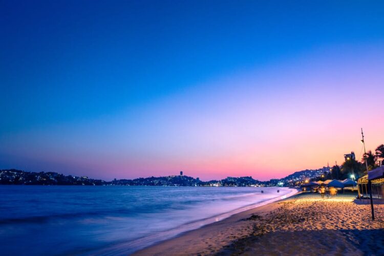 Sunset,At,Acapulco,Beach