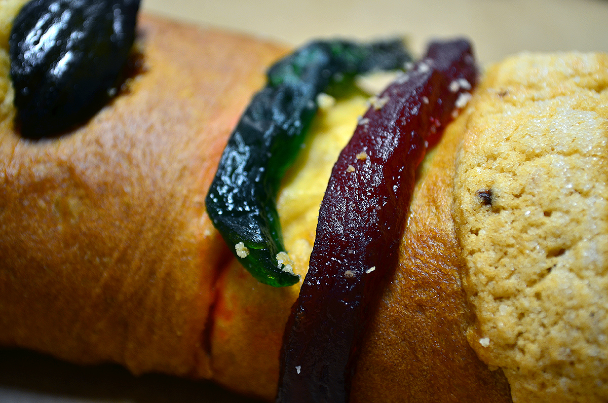 rosca de reyes en mexico trozo de rosca de reyes mexicana que se celebra el 6 de enero en mexico