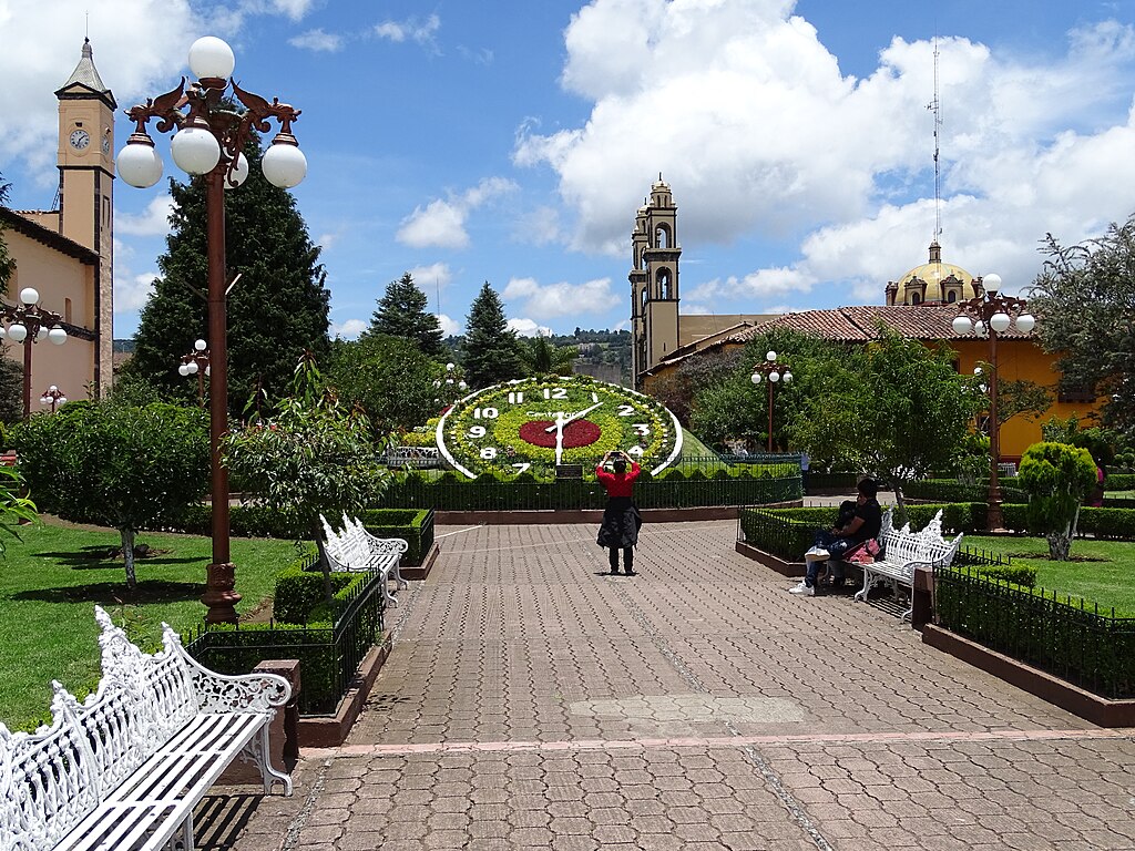 ZACATLAN DE LAS MANZANAS LA PLAZA CENTRAL ZACATLAN DE LAS MANZANAS
