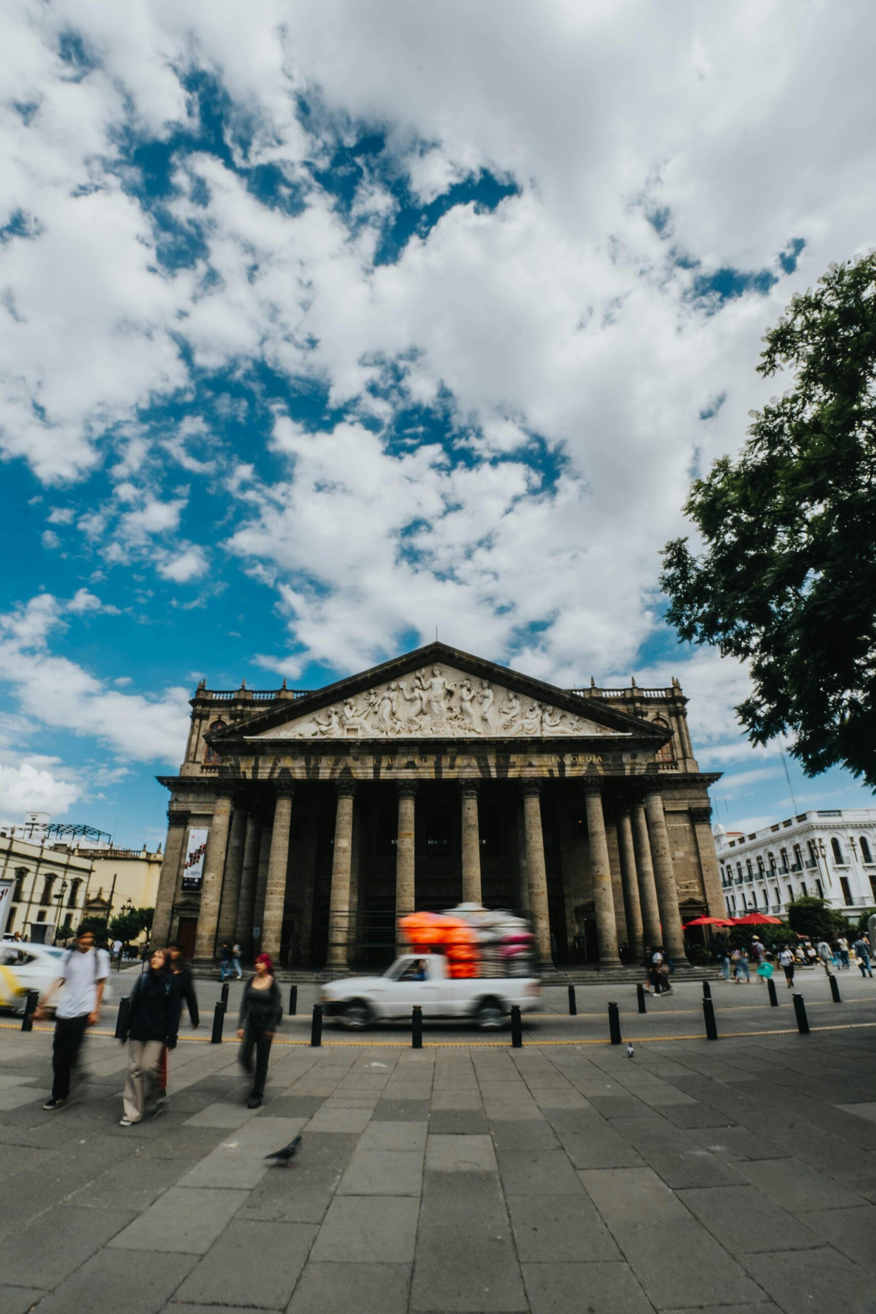 TEATRO DEGOLLADO LA FACHADA DEL TEATRO DEGOLLADO UNA DE LAS ATRACCIONES DE GUADALAJARA