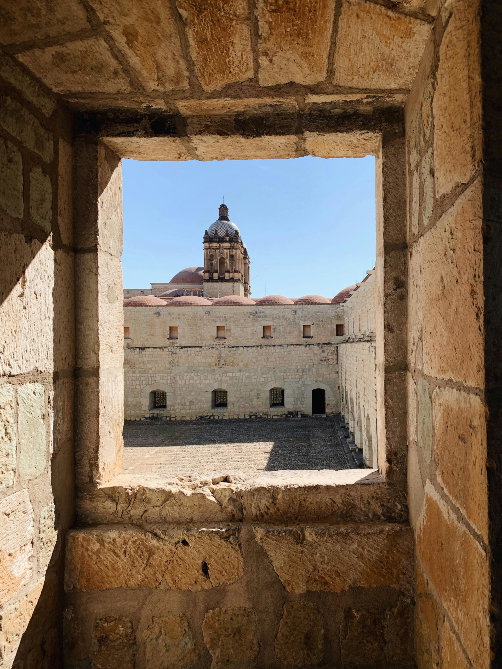 palacio clavijero en morelia Fachada del palacio clavijero en morelia una edificación colonial con detalles arquitectonicos barrocos una de sus atracciones