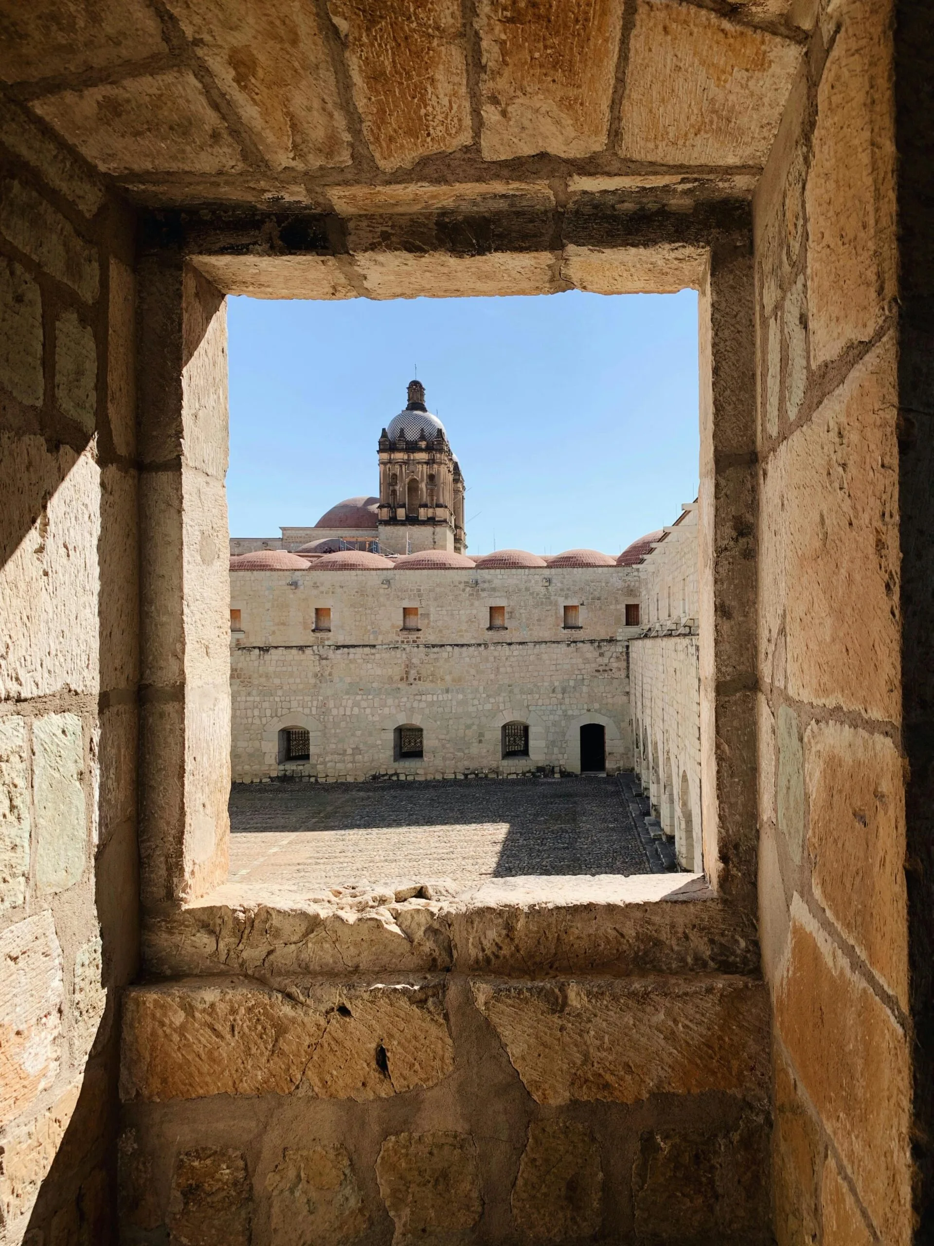 palacio clavijero en morelia Fachada del palacio clavijero en morelia una edificación colonial con detalles arquitectonicos barrocos una de sus atracciones