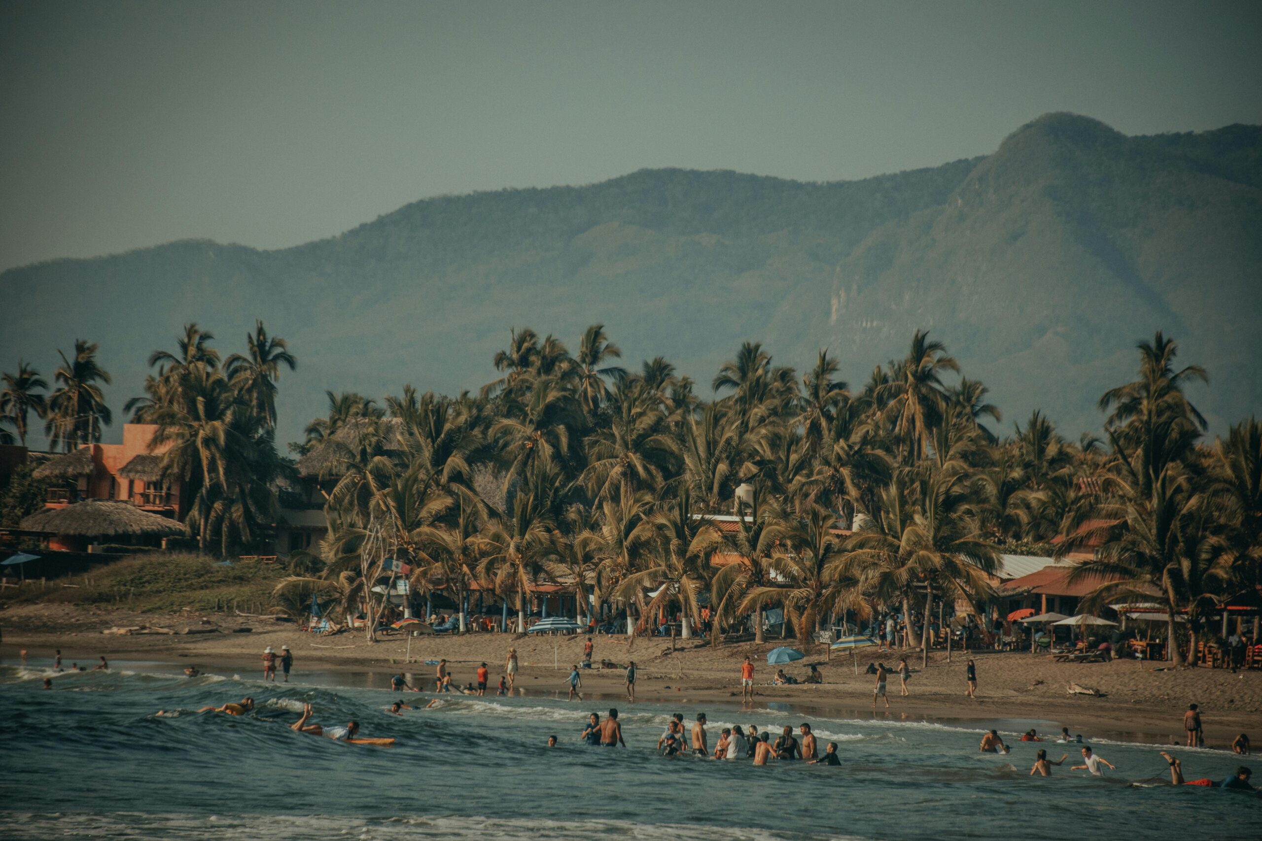 PLAYA DE ZIHUATANEJO UNOS DE LOS PUEBLOS MAGICOS DEL ESTADO DE GUERRERO