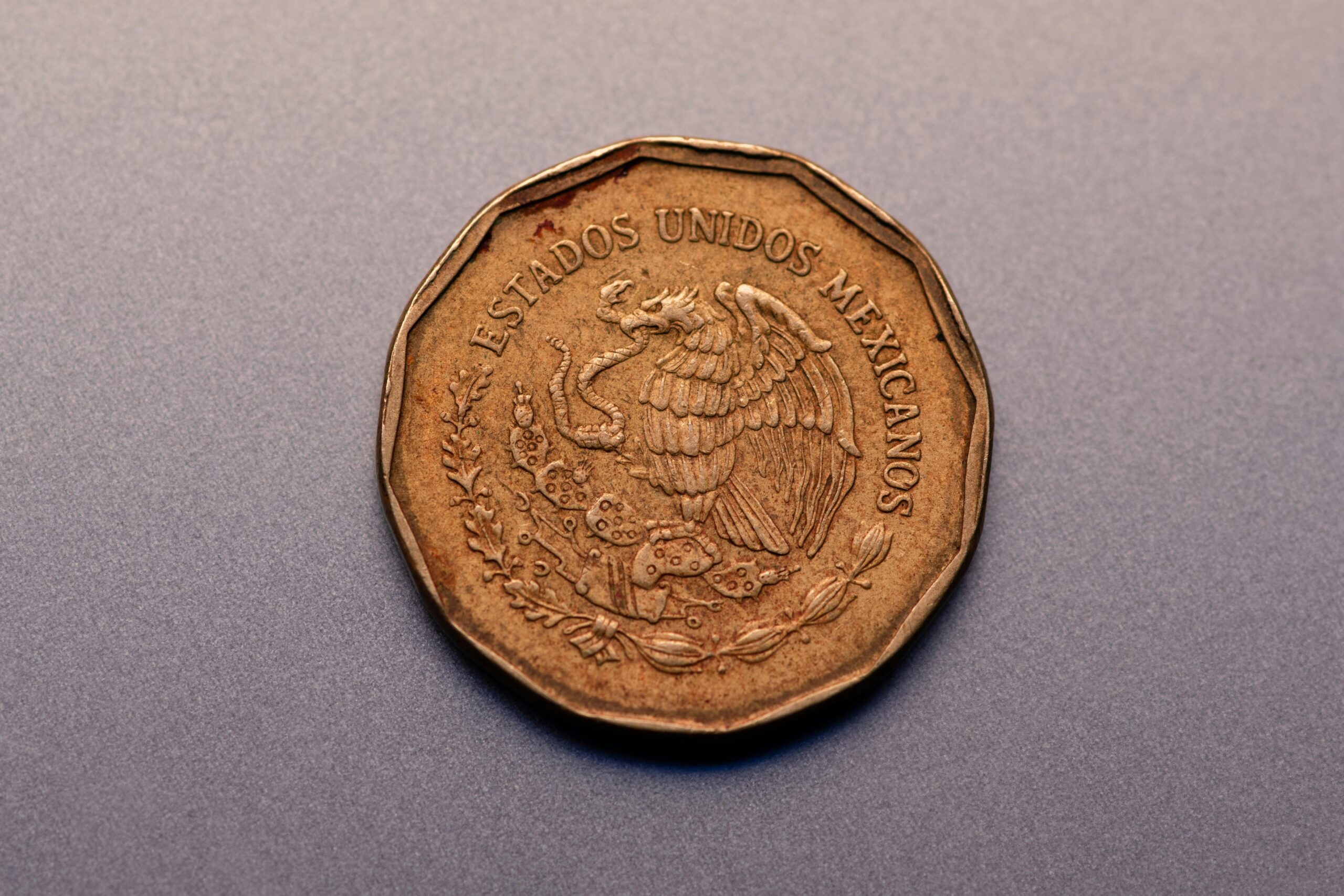 PESO MEXICANO SALE UN PESO HACIENDO REFERENCIA a los métodos de pago en méxico