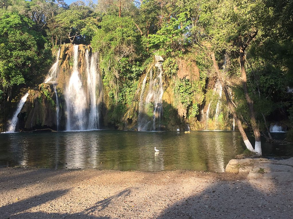 CASCADA DE TAMASOPO EN LA HUASTECA POTOSINA