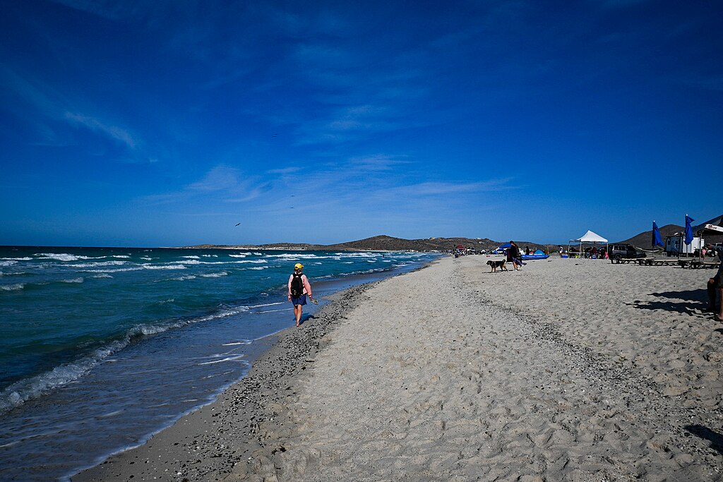 playa tecolote en la paz una de las atracciones de la paz