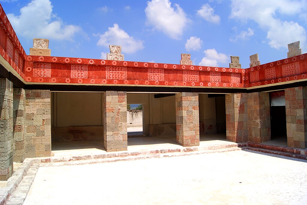 7. Palacio de Quetzalpapálotl Palacio de Quetzalpapálotl:</p>
<p>