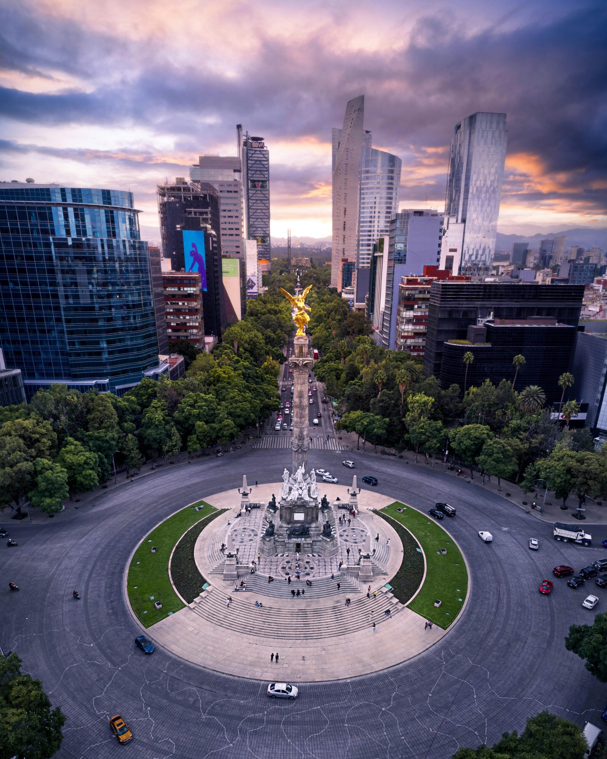 paseo de la reforma con su angel de la independencia paseo de la reforma y angel de la independenciaatracciones de cdmx