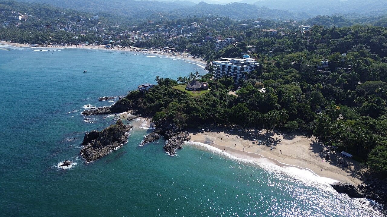 playa de los muertos en sayulita