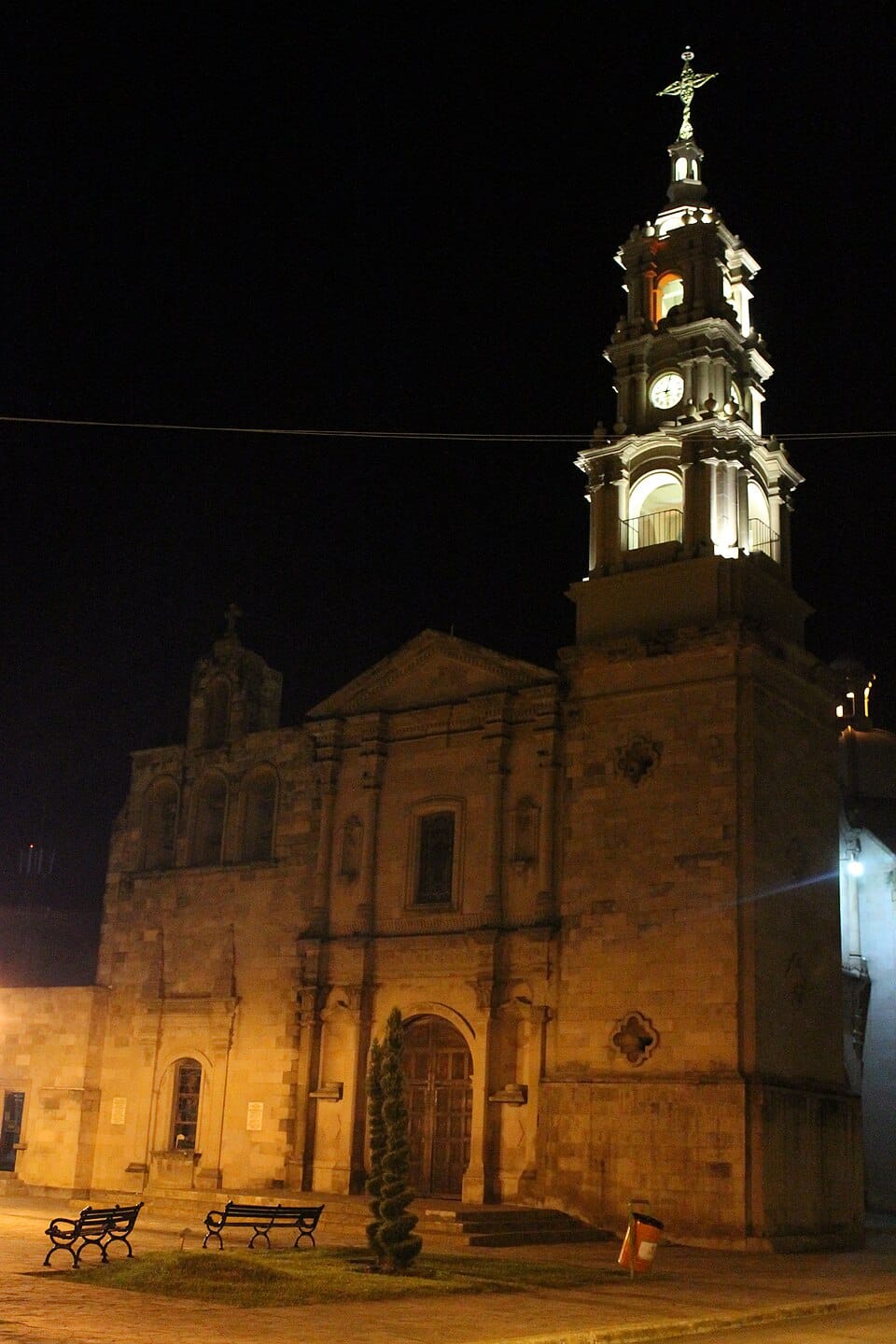 catedral de san felipe apostol en linares , nuevo leon